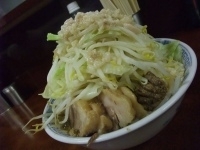 「小ブタ（ヤサイニンニクアブラ）」@ラーメン二郎 めじろ台法政大学前店の写真