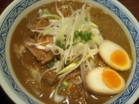 「角煮カレーらー麺（850円）」@麺カフェ ダボハウスの写真