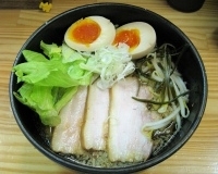 「こってりしろ八麺（中盛）+ニンニク」@旬麺しろ八の写真