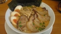 「とんこつラーメン赤￥700+チャーシュー￥300+味玉￥100+」@らーめん ぶるてり屋の写真