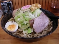 「ごじ麺+中盛+味玉+魚粉」@中華そば・特製もりそば 満帆 伊勢崎店の写真