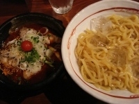 「冷辛つけめん+鶏そぼろごはん」@こんぺいの写真