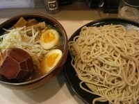 「大盛り豚入りつけめん（野菜多め）」@赤道の写真