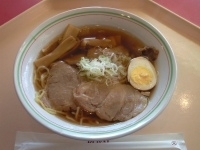 「醤油チャーシュー麺 / 900円」@ロイヤルガーデンコートの写真