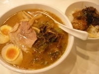 「辛みそら〜めん800円豚の角煮丼300円」@名代らーめん三代目玉家 浅草橋店の写真