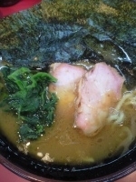 「ラーメン（麺硬め、油多め）」@王道家の写真