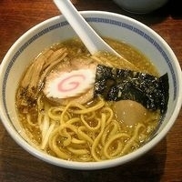 「カレーらーめんこってり（醤油味）+たまねぎ+味付玉子」@たけちゃんにぼしらーめん 代々木店の写真