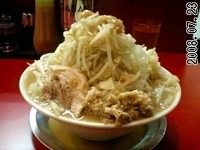 「ラーメン（700円） ヤサイ、アブラ、ニンニク多め」@ジャンクガレッジ 東大宮店の写真