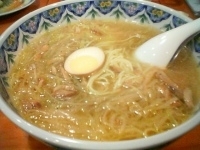 「ネギラーメン（￥780）+皿えびワンタン（￥350/クーポン）」@中国ラーメン 揚州商人 流山店の写真