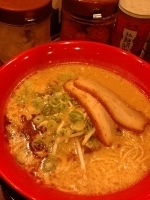 「豚骨醤油 620円」@ラーメン四天王 田町店の写真