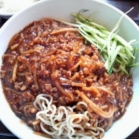 「ジャージャー麺ランチセット（￥800）」@花彫酒家の写真