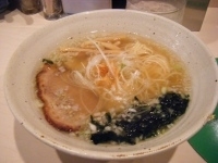 「塩らーめん」@ひるがお 新宿御苑店の写真