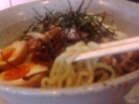 「油そば650円+味玉100円+生卵（サービス）」@麺屋 花形の写真