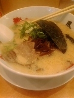 「とんこつらーめん400円」@博多風龍 百軒店店の写真