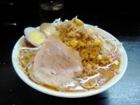 「火山らーめん（辛め） + 味玉」@旭川らあめん ひでまるの写真