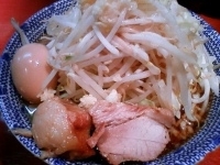 「らーめん+味付けたまご+にんにく」@麺香房 暖々の写真