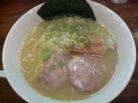 「塩とんこつ 太麺 （700円）」@麺や 壱宗 京急蒲田店の写真