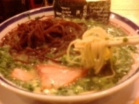 「ねぎラーメン800円+きくらげ100円」@博多長浜らーめん 田中商店の写真