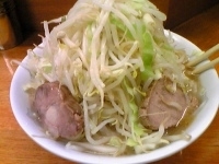 「小ラーメン ヤサイ・ニンニク少なめ 650円」@ラーメン二郎 立川店の写真