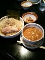 「濃厚つけ汁そば 超大盛 豚ほぐし」@濃厚つけ汁ソバ FRIDAY 勝田店の写真