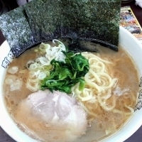 「らーめん・中盛（￥750）、麺固め」@横浜ラーメン 町田家 新宿南口店の写真