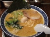 「醤油豚骨ラーメン」@中洲ラーメン 藤家の写真