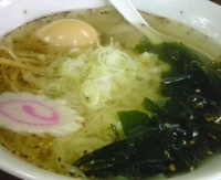 「しおらーめん+味玉 \700」@純手打ちらーめん 麺屋 誠 伊勢崎上諏訪店の写真