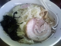 「しおらーめん+やさい」@純手打ちらーめん 麺屋 誠 伊勢崎上諏訪店の写真