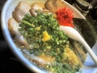 「東京らぁ麺（トッピング:チャーシュー、青ネギ）」@麺屋 陣 上尾店の写真