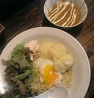 「鱧（ハモ）天ぷらカレーつけ麺（温玉付き）」@築地虎杖 表店の写真