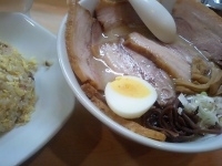 「チャーシュー麺+半チャーハン（790円+330円）」@長州ラーメン 万龍軒 新町店の写真