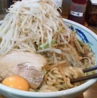 「汁なし大黒麺（生卵付き・野菜増し・脂多め）+特盛」@本家大黒屋本舗 平井店の写真