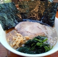 「ふつうのら〜めん（￥600）+Bセット半ライス・餃子3ケ（￥15」@横浜家系らーめん 龍家の写真
