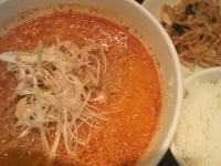 「白胡麻担々麺￥880+半ライス（ランチサービス）+辛モヤシ（サー」@蒼龍唐玉堂 御徒町店の写真