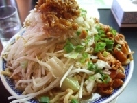 「うま辛モツラーメン+特盛500g」@山勝角ふじ 南流山店の写真