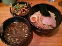 「天天つけ麺・辛つけ + ピリ辛チャーシュー丼 ￥1100」@ラーメン天天の写真