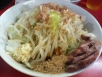 「汁なし（全マシ・魚粉ダブル） +生たまご」@ラーメン二郎 環七一之江店の写真