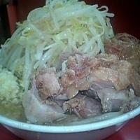 「ぶた入りラーメン（ヤサイマシ、ニンニクマシ） 700円」@ラーメン二郎 松戸駅前店の写真