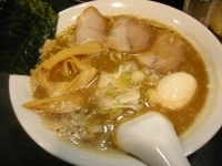 「らーめん650円」@麺屋錦 新橋の写真