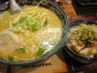 「サービスランチセットメニュー みそ+チャーシュー御飯800円」@雷神らーめんの写真