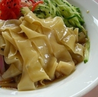 「帯冷やし中華」@元祖帯麺 梅田飯店の写真