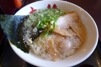 「塩（こってり・細麺）+サービス味玉 550円」@ありが10の写真