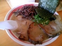 「豚骨味玉チャーシュー麺（細麺）￥850 きくらげ￥50 替え玉￥」@とんこつラーメン 光★MENJIの写真