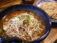 「坦々めん600円チャーハン500円」@中華 大真の写真