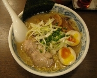 「特製醤油らーめん（大盛）」@北海道らーめん 魚らん坂 大山店の写真