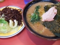 「ラーメン中盛り」@王道家の写真