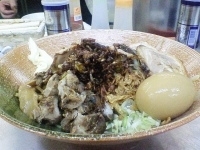 「チャーシュー油覆麺+味玉」@覆麺 智の写真