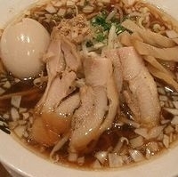 「鶏醤油らーめん」@本節らーめん 麺厨 上野店の写真