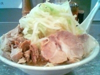 「ラーメン/ヤサイ増し・ニンニク+こま切れ豚（￥600+￥70）」@らーめん大 本郷店の写真