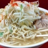「大ラーメン（野菜マシマシ・にんにくマシマシ・唐辛子）」@ラーメン二郎 大宮店の写真